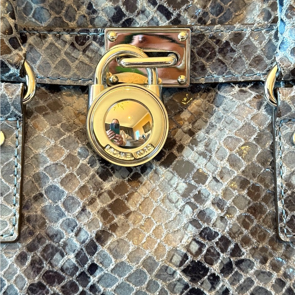 Michael’s Kors Blue Snakeskin Hamilton Bag - Picture 4 of 11